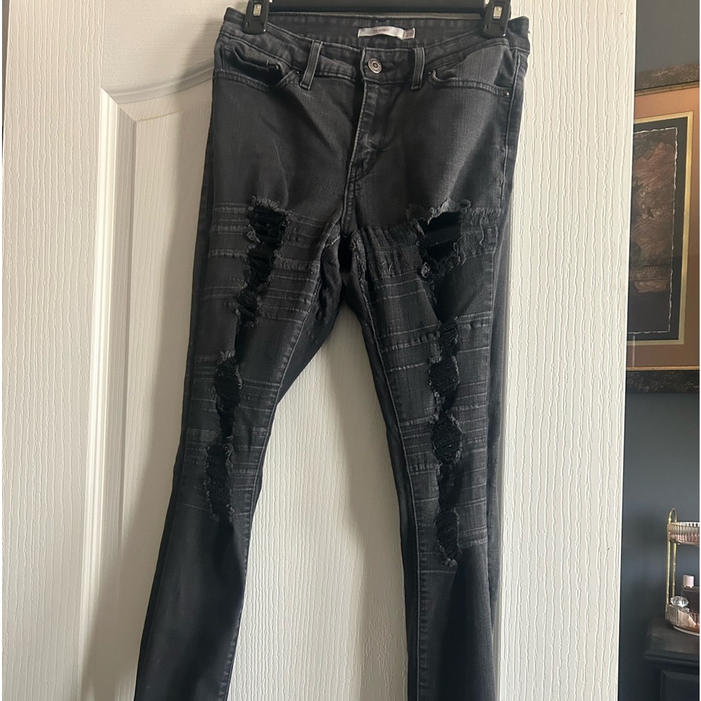 Levi distressed jeans